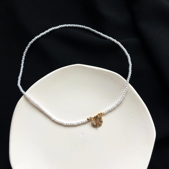 Golden Daisy Pearl Metal Necklace Choker - Picture 2 of 11